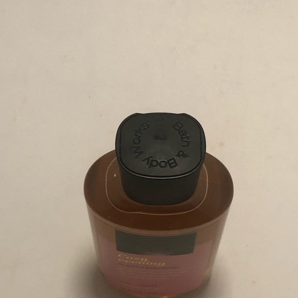 Bath and Body Works Cozy Evening Shower Gel - Picture 6 of 6